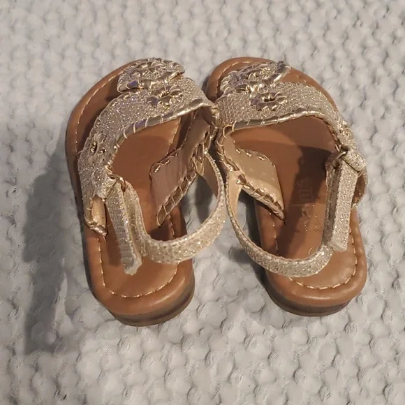 Toddler girl sandals! Size 4M - Picture 2 of 5